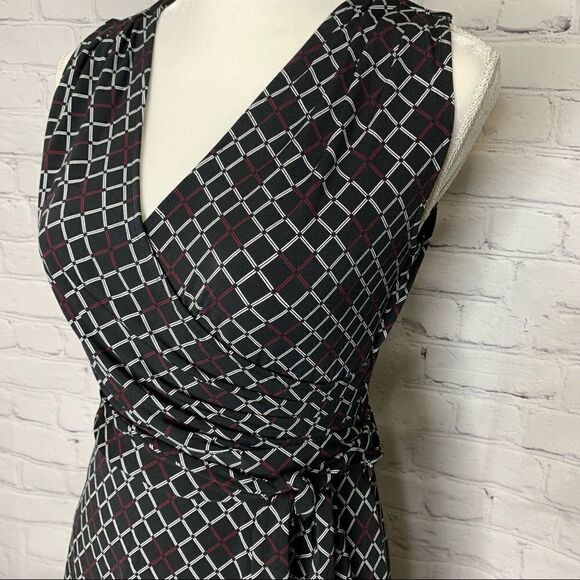 41 Hawthorn Tristana Essential Faux Wrap Dress - Picture 8 of 12